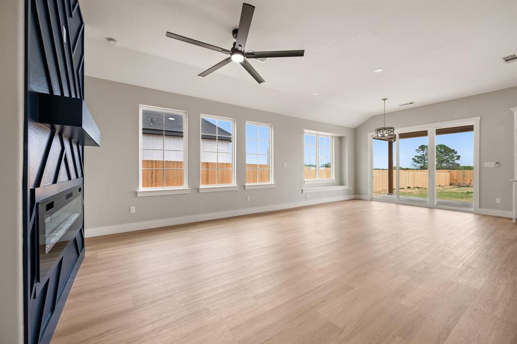 806 N Avenue E Property Photo 3