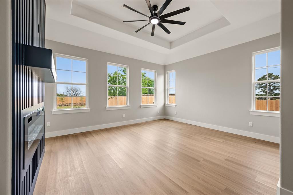806 N Avenue E Property Photo 13