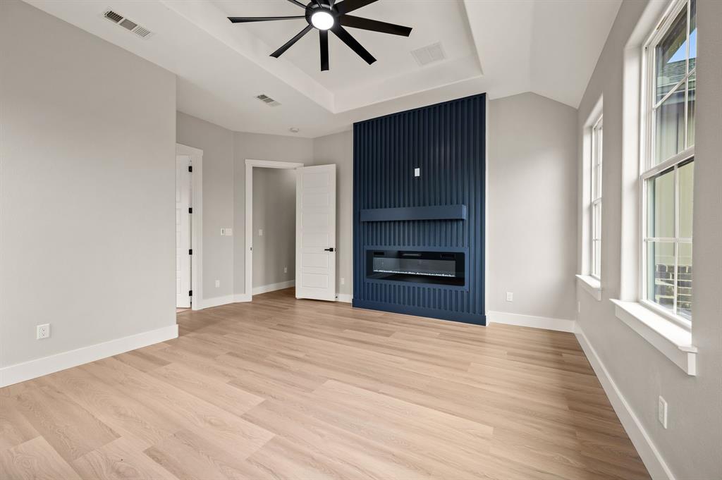 806 N Avenue E Property Photo 14