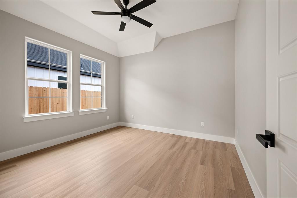 806 N Avenue E Property Photo 20
