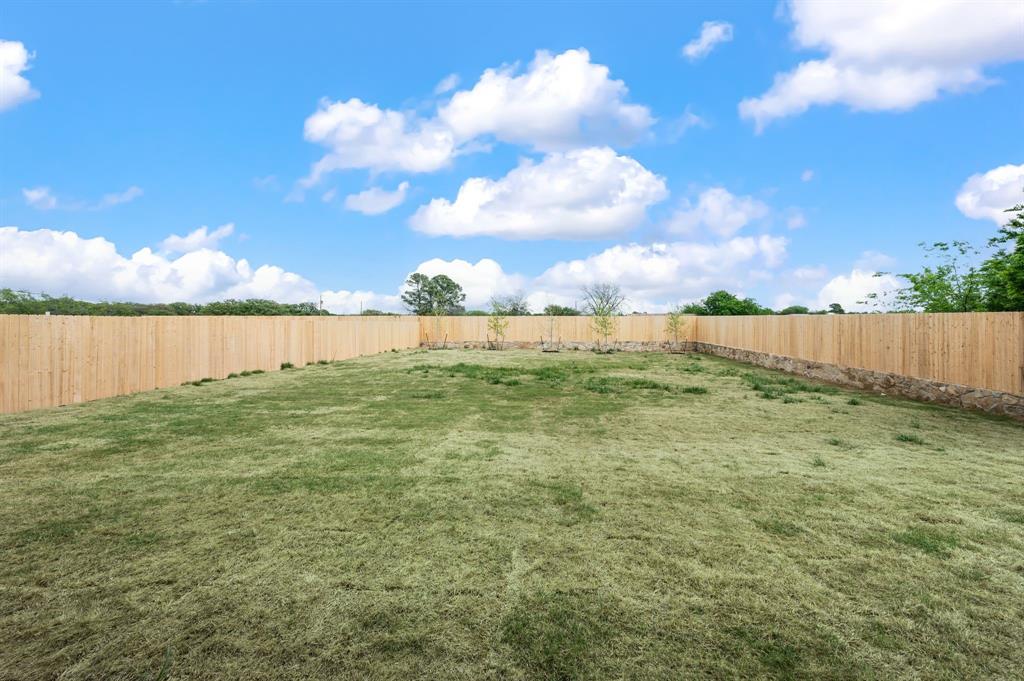 806 N Avenue E Property Photo 22