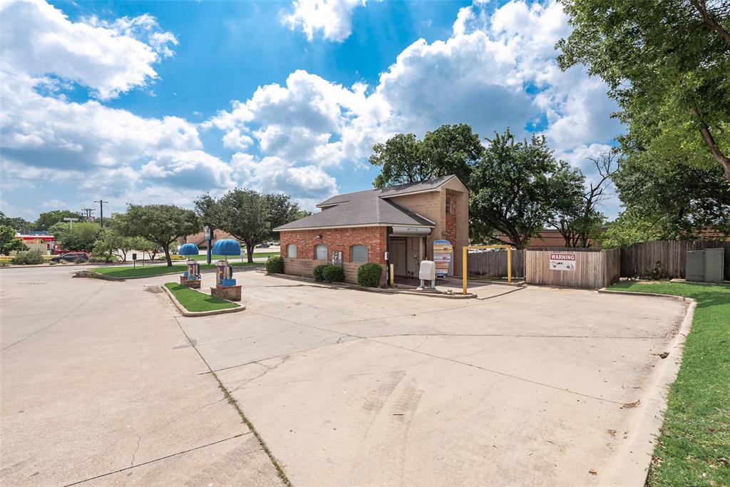 1704 Teasley Lane Property Photo 10
