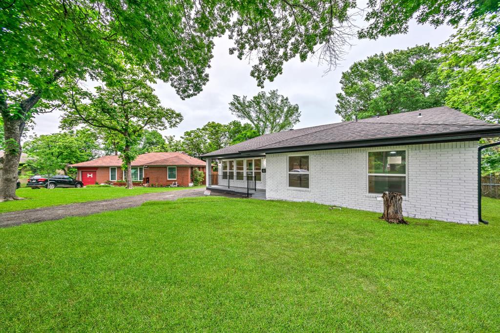 831 Glen Arbor Drive Property Photo 3