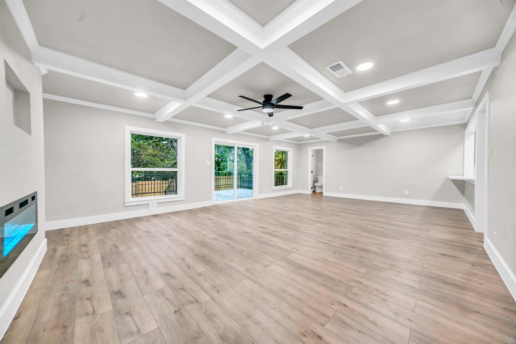 831 Glen Arbor Drive Property Photo 4