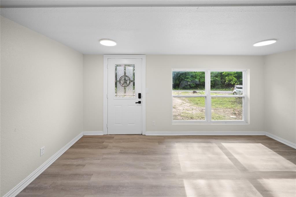 823 Clark Street Property Photo 4