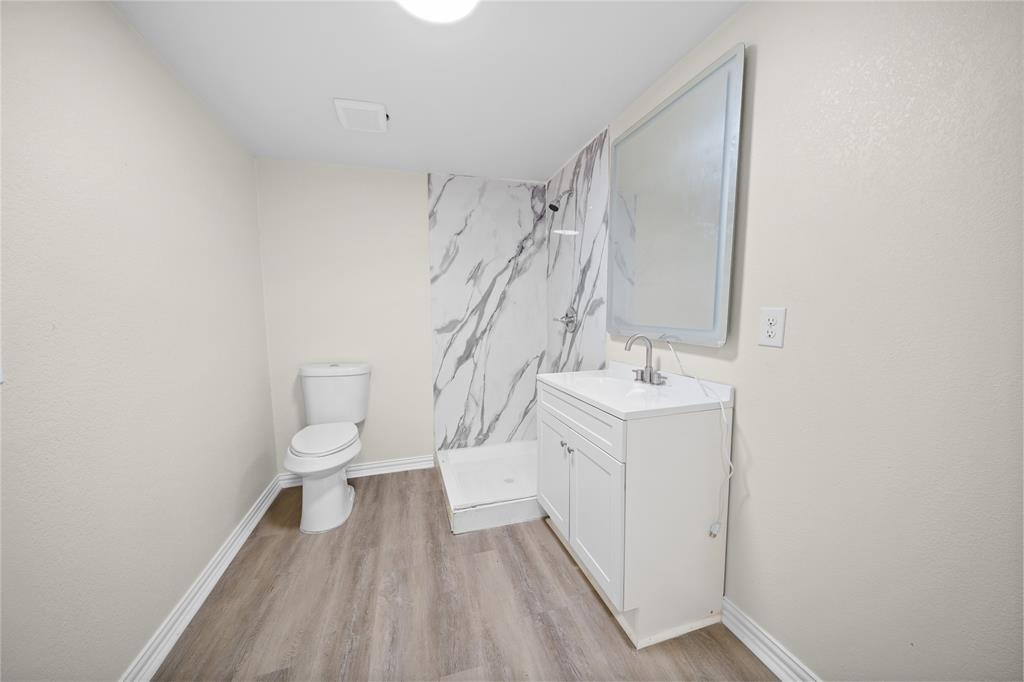 823 Clark Street Property Photo 9