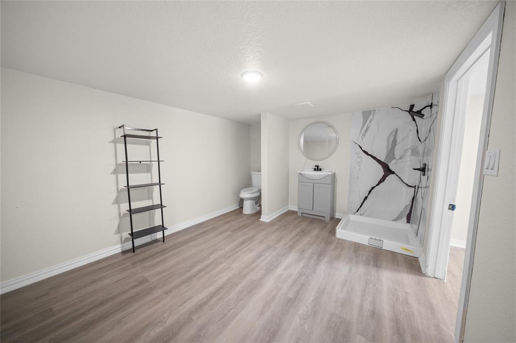 823 Clark Street Property Photo 14
