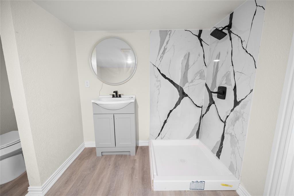 823 Clark Street Property Photo 15