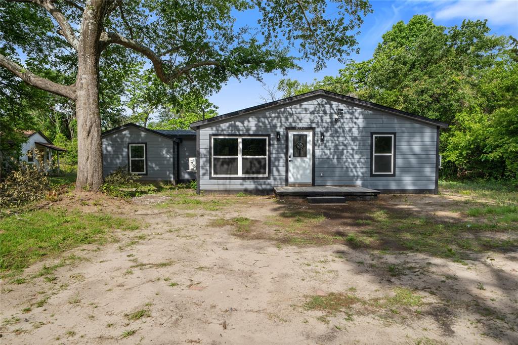 823 Clark Street Property Photo 16