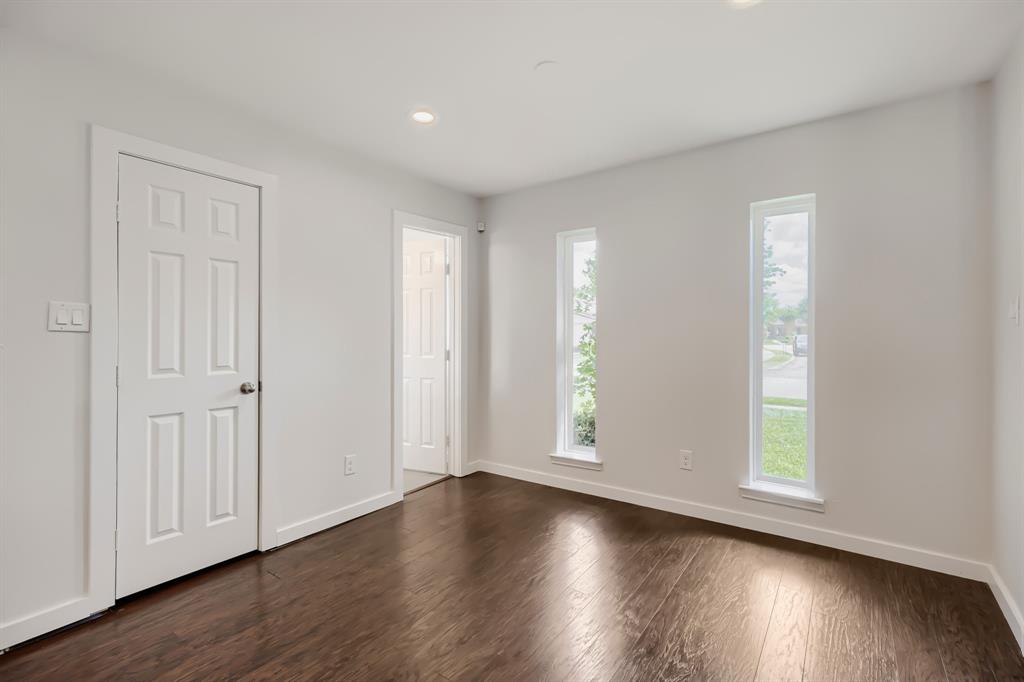 3217 Friar Lane Property Photo 4