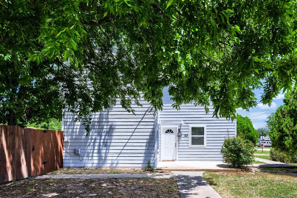 123 S 2nd Street Property Photo 3