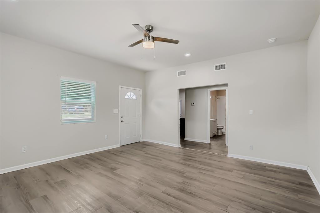 123 S 2nd Street Property Photo 6
