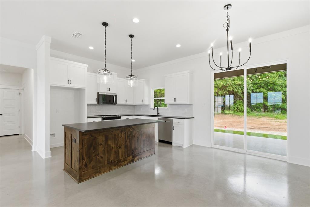 145 Graystone Property Photo 3