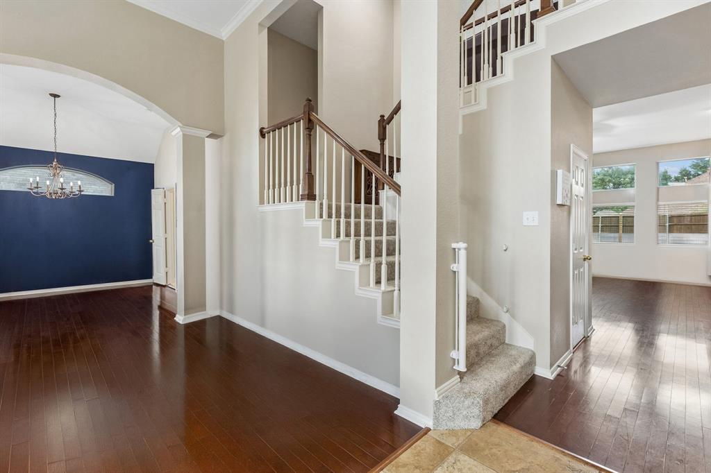 1105 Easton Lane Property Photo 6