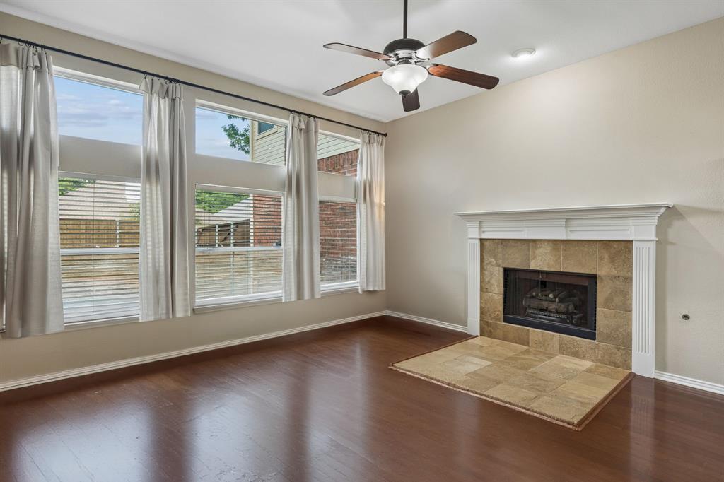 1105 Easton Lane Property Photo 11