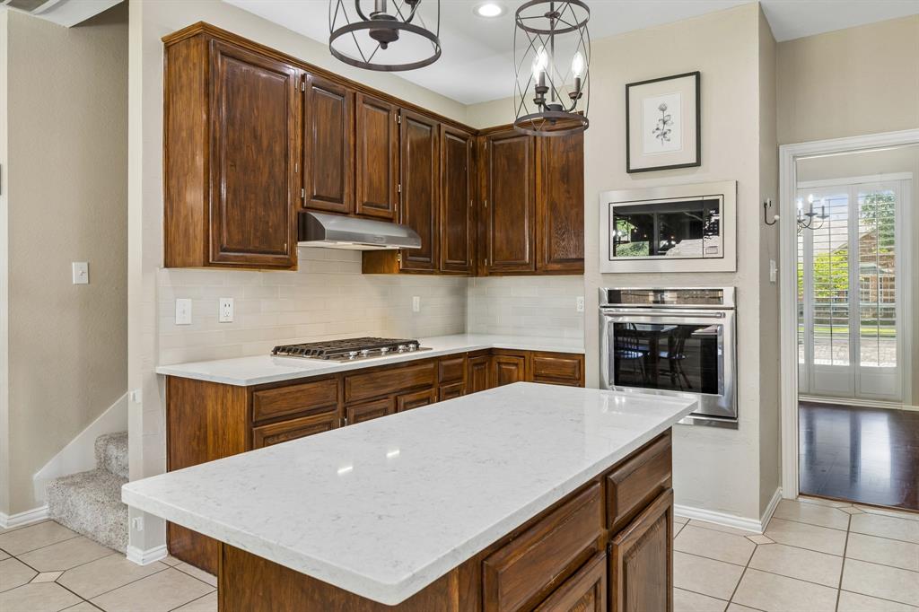 1105 Easton Lane Property Photo 14