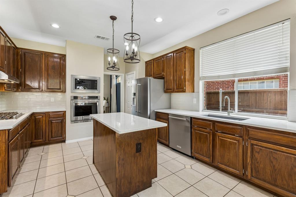 1105 Easton Lane Property Photo 15