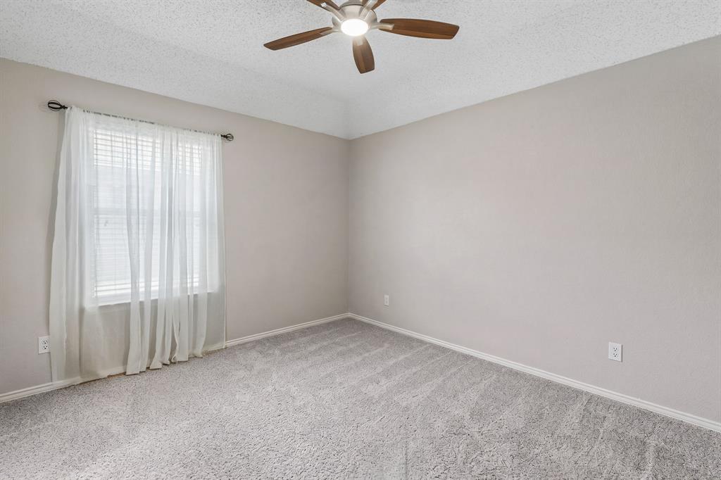 1105 Easton Lane Property Photo 27