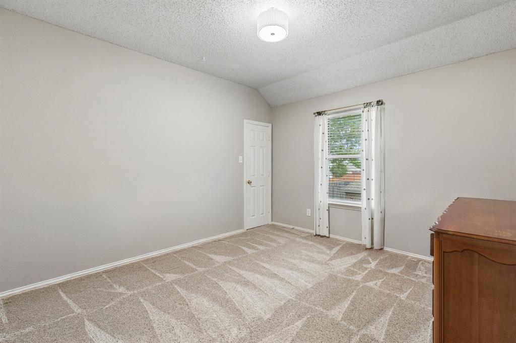1105 Easton Lane Property Photo 29