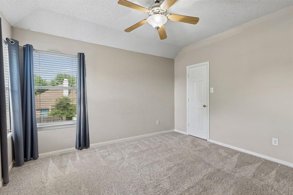 1105 Easton Lane Property Photo 30