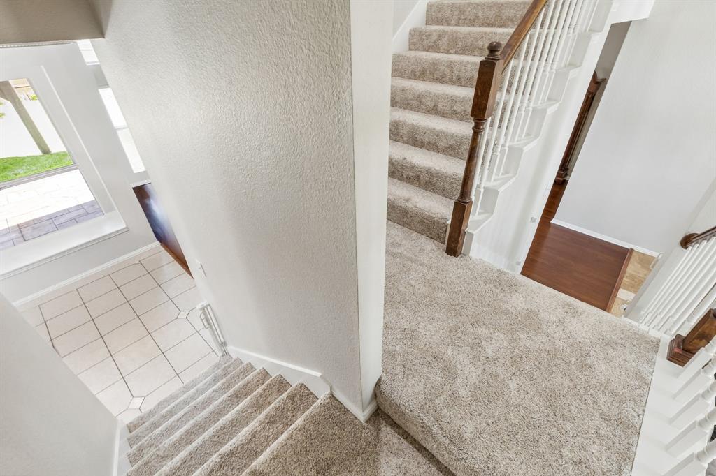 1105 Easton Lane Property Photo 31