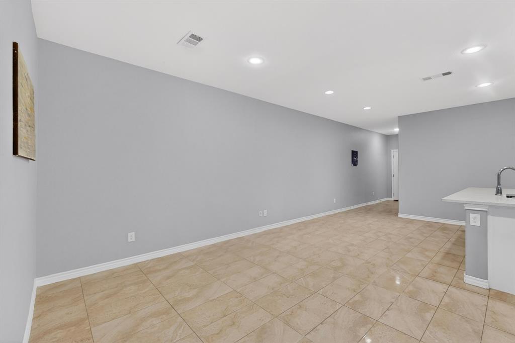 609 Fleming Street Property Photo 4