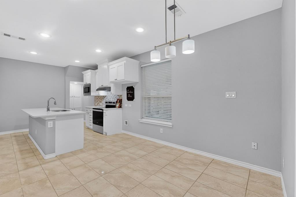 609 Fleming Street Property Photo 6