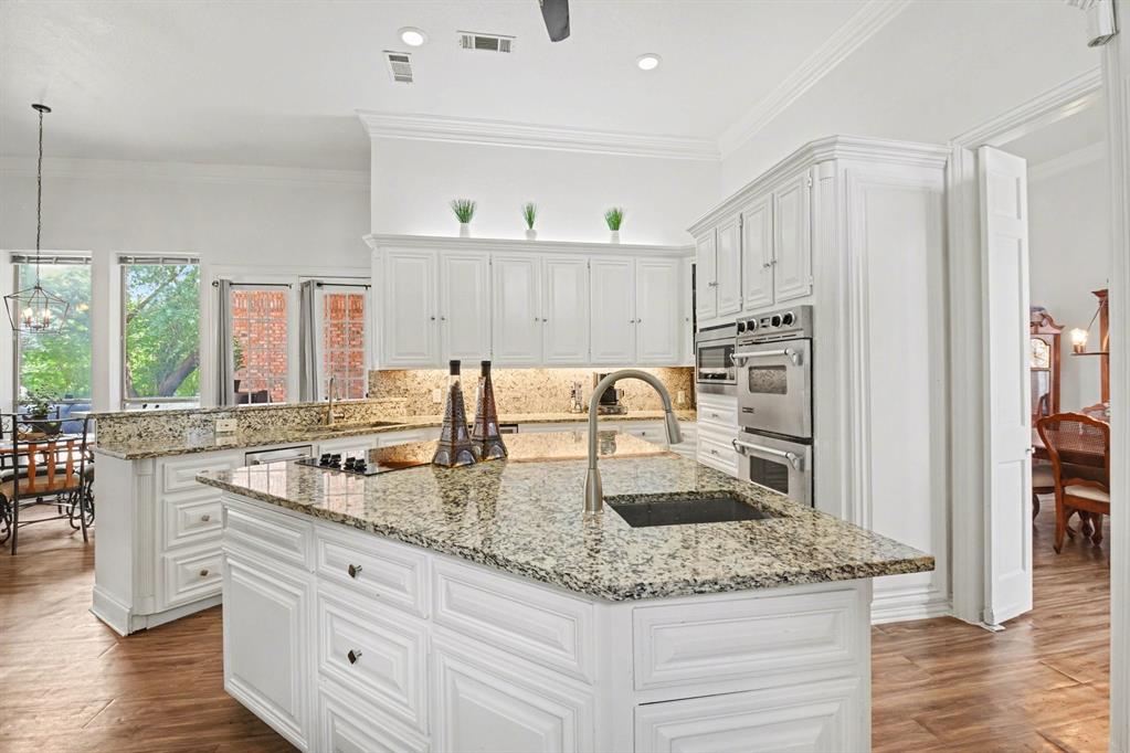 5205 Vicksburg Drive Property Photo 6