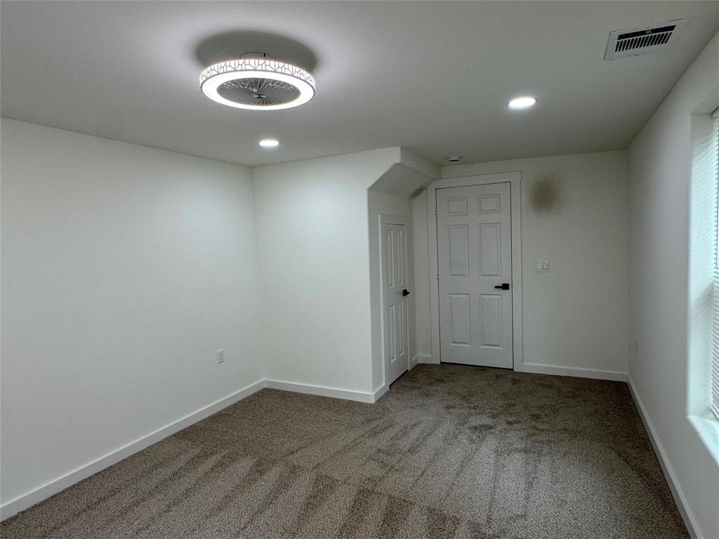 513 W South Street Property Photo 17