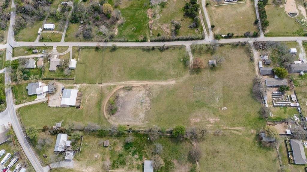 924 Fox Lane Property Photo 4
