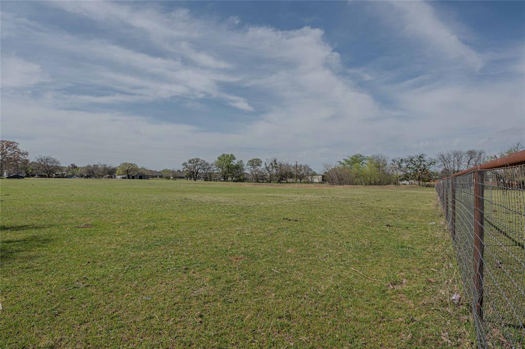924 Fox Lane Property Photo 6