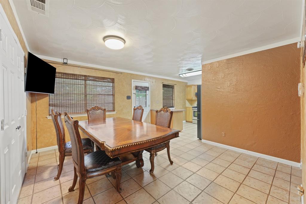 14813 Oakwood Lane Property Photo 4