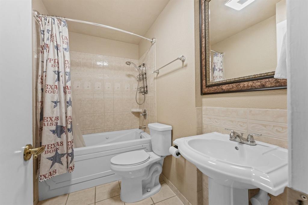 14813 Oakwood Lane Property Photo 10