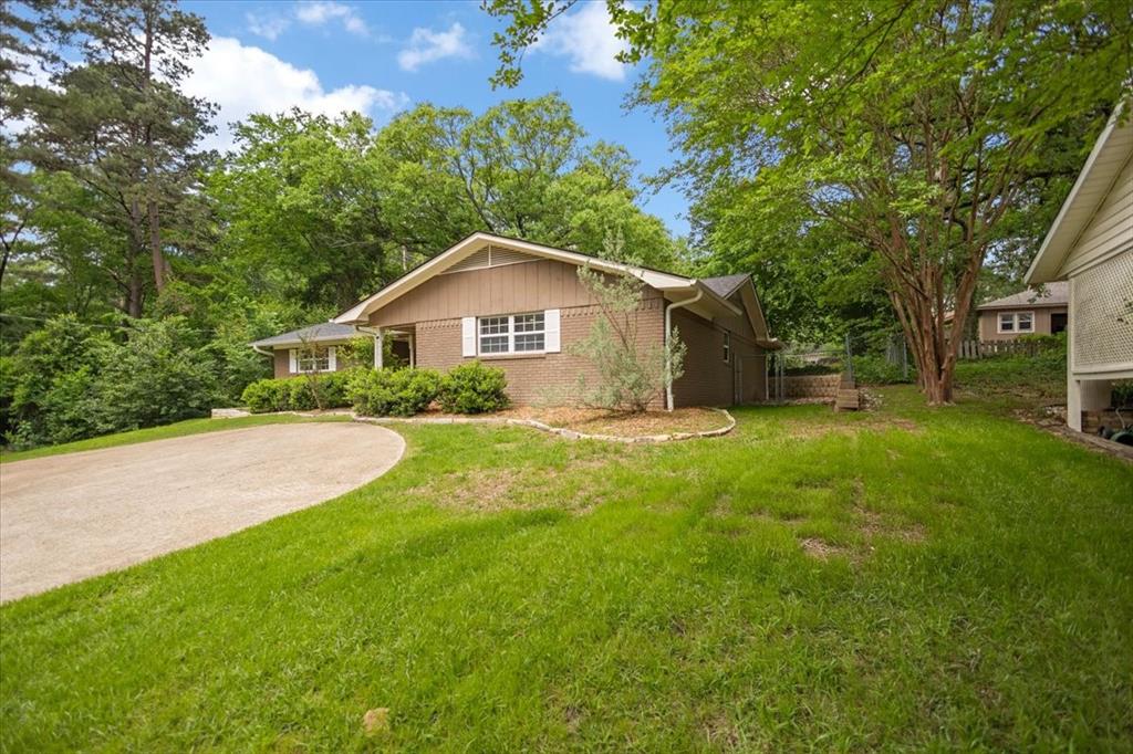 1327 Bridle Path Lane Property Photo 3
