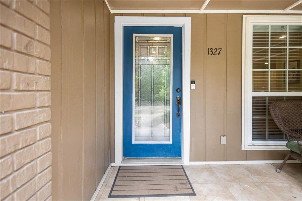 1327 Bridle Path Lane Property Photo 4
