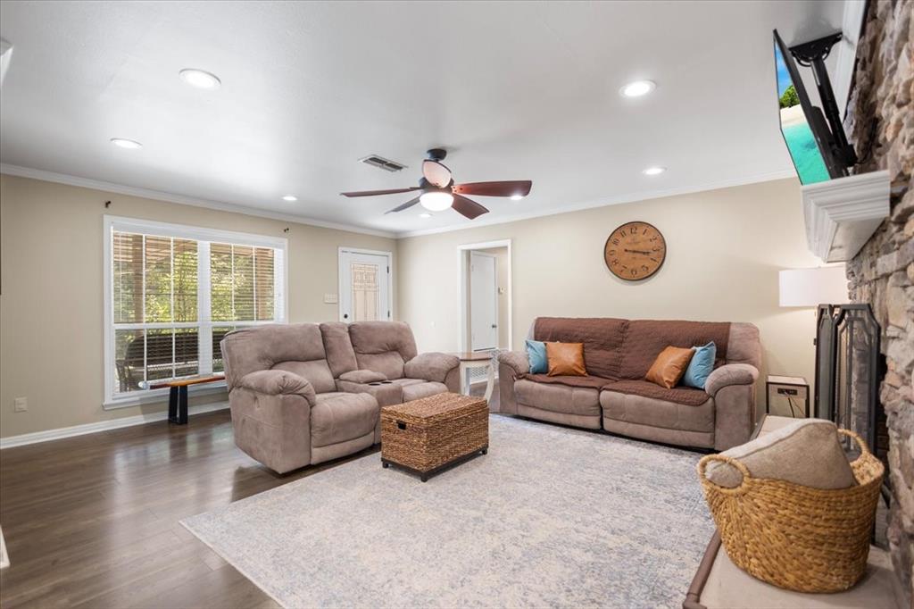 1327 Bridle Path Lane Property Photo 7