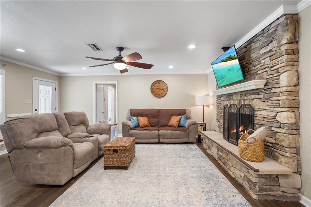 1327 Bridle Path Lane Property Photo 8
