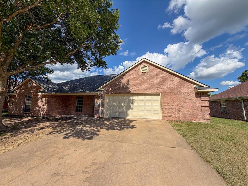 2204 N Village Drive Property Photo 2