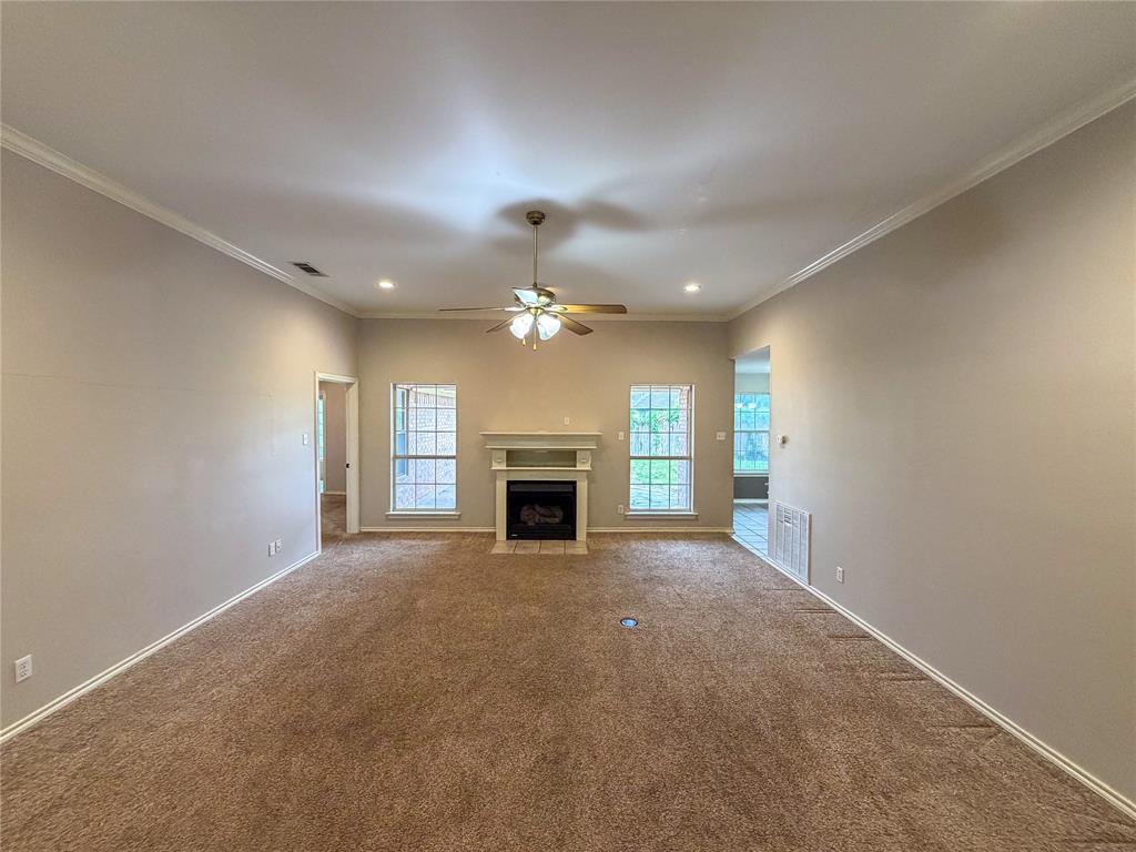2204 N Village Drive Property Photo 3