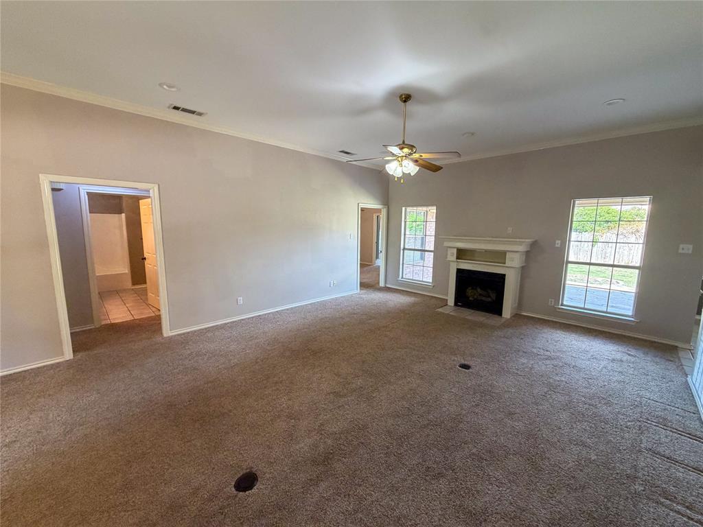 2204 N Village Drive Property Photo 4
