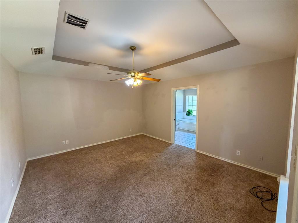 2204 N Village Drive Property Photo 18