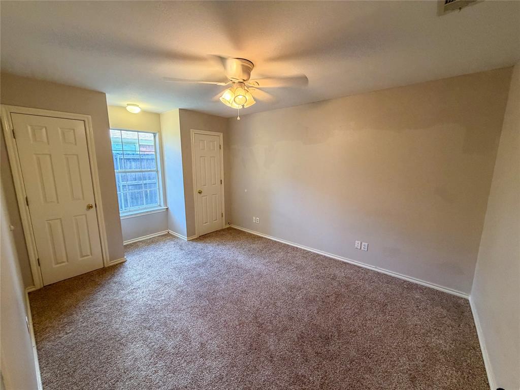 2204 N Village Drive Property Photo 23