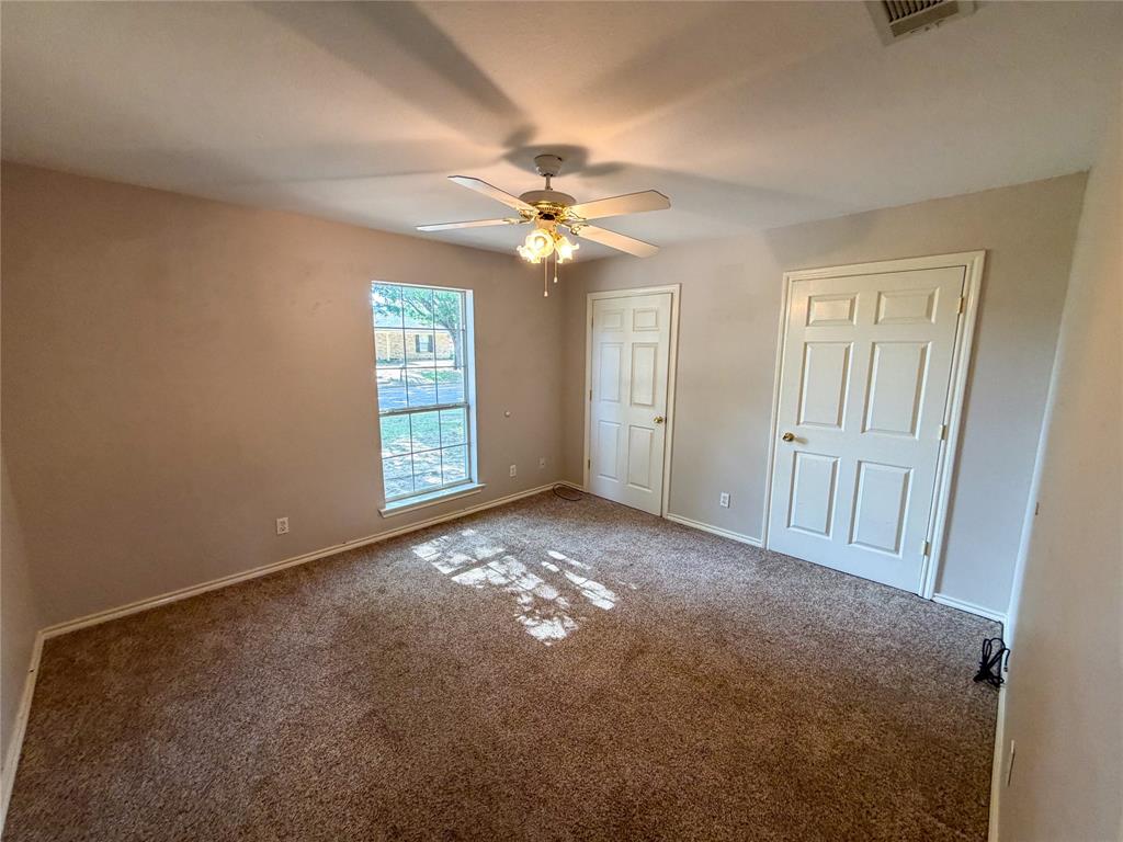 2204 N Village Drive Property Photo 27