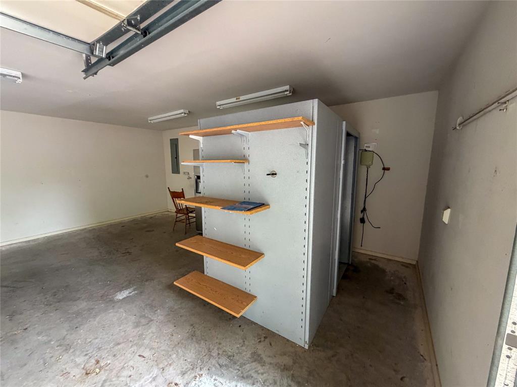 2204 N Village Drive Property Photo 30