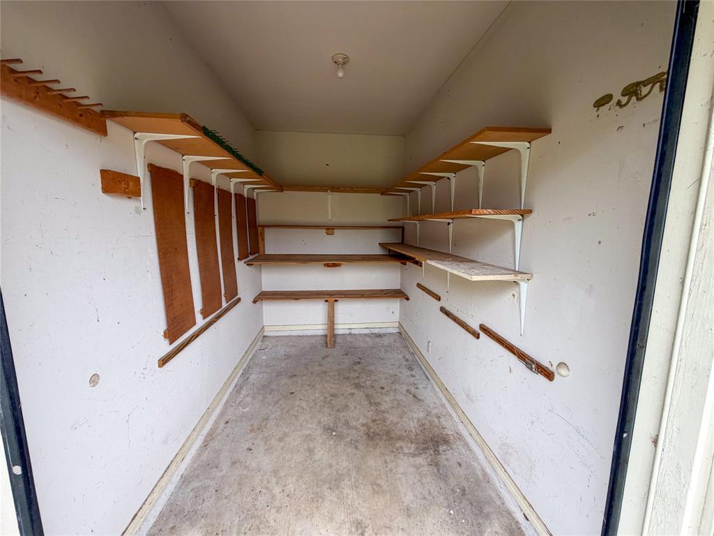 2204 N Village Drive Property Photo 32