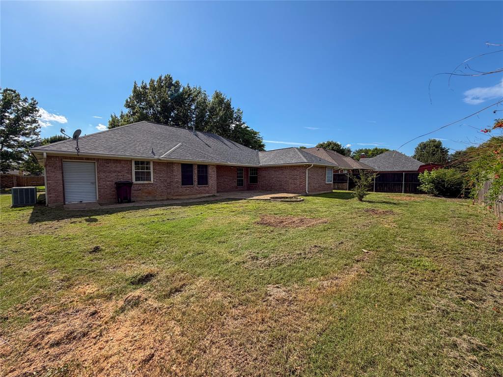 2204 N Village Drive Property Photo 36