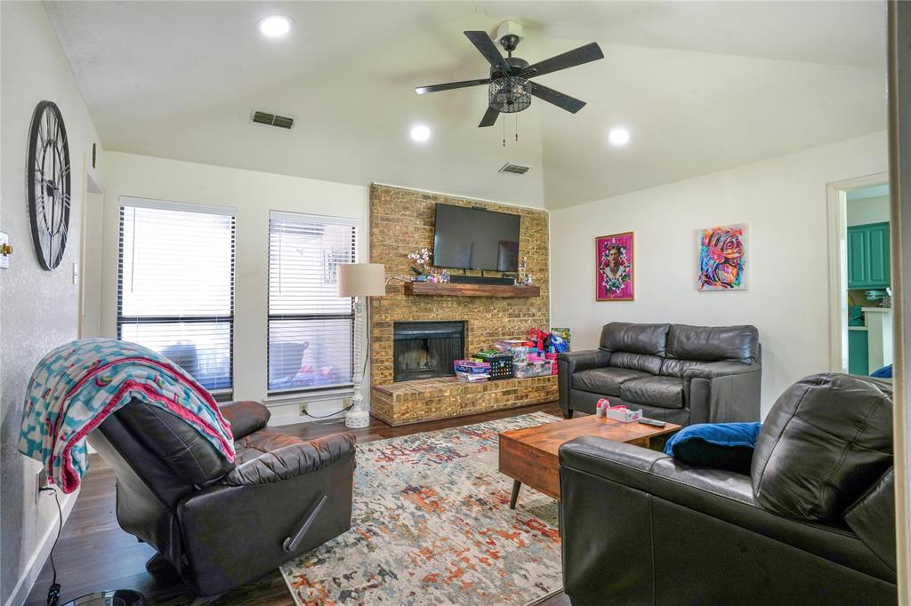 6320 Leasa Court Property Photo 4