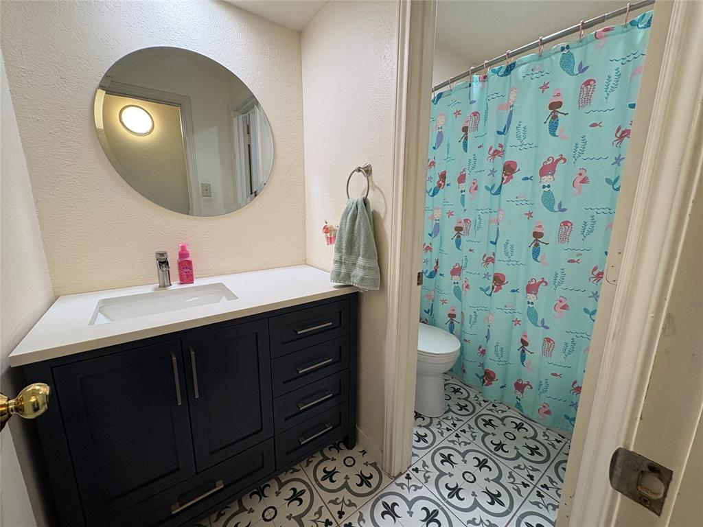 6320 Leasa Court Property Photo 8