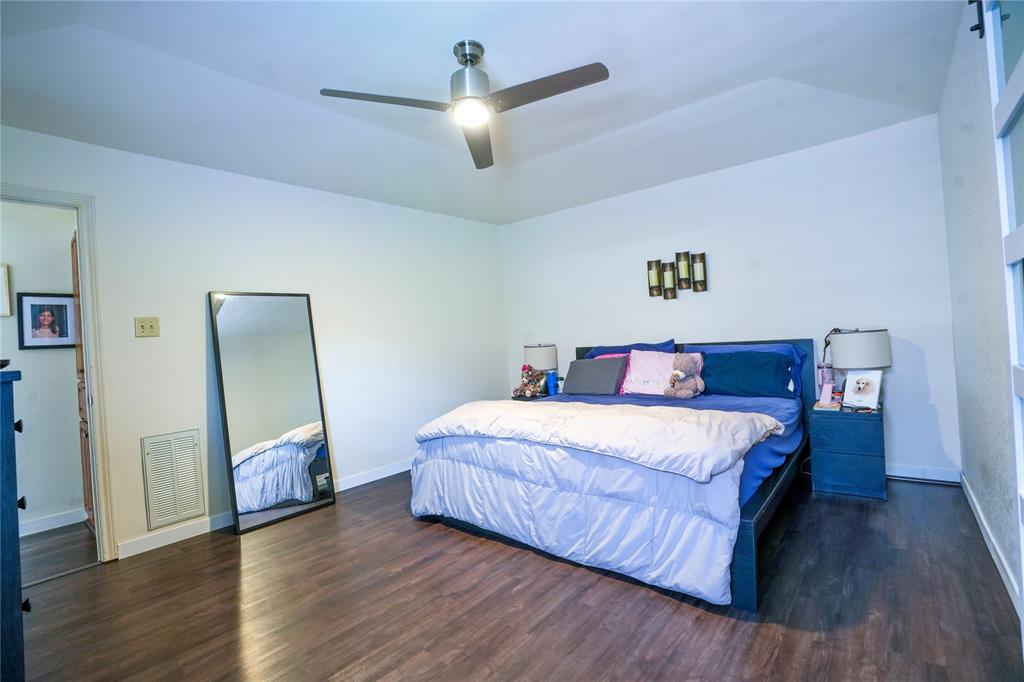 6320 Leasa Court Property Photo 9