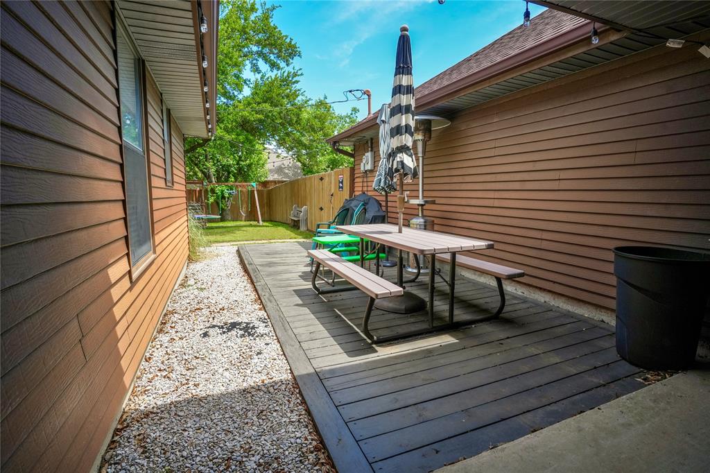 6320 Leasa Court Property Photo 12